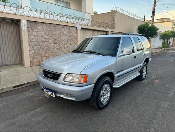 CHEVROLET BLAZER 4.3 SFI DLX 4X4 V6 12V GASOLINA 4P MANUAL